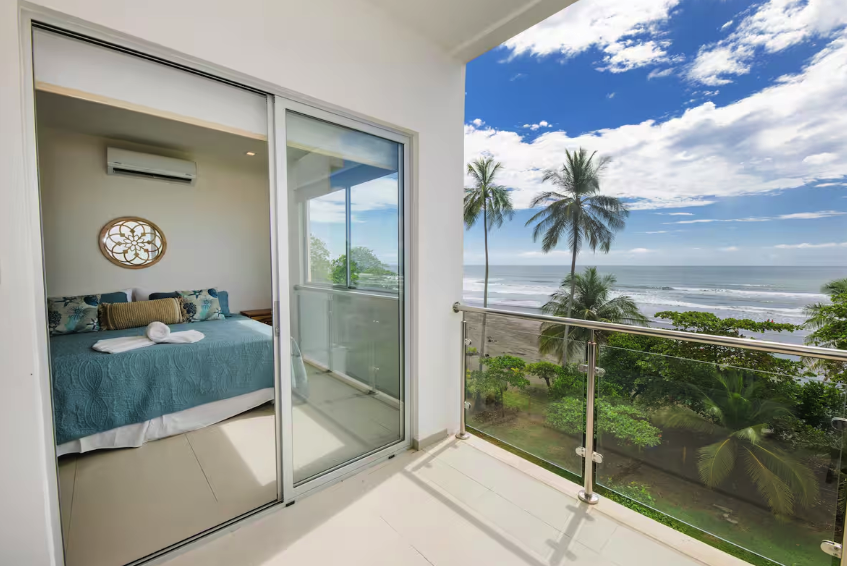 Malaga 1405 Beachfront condo