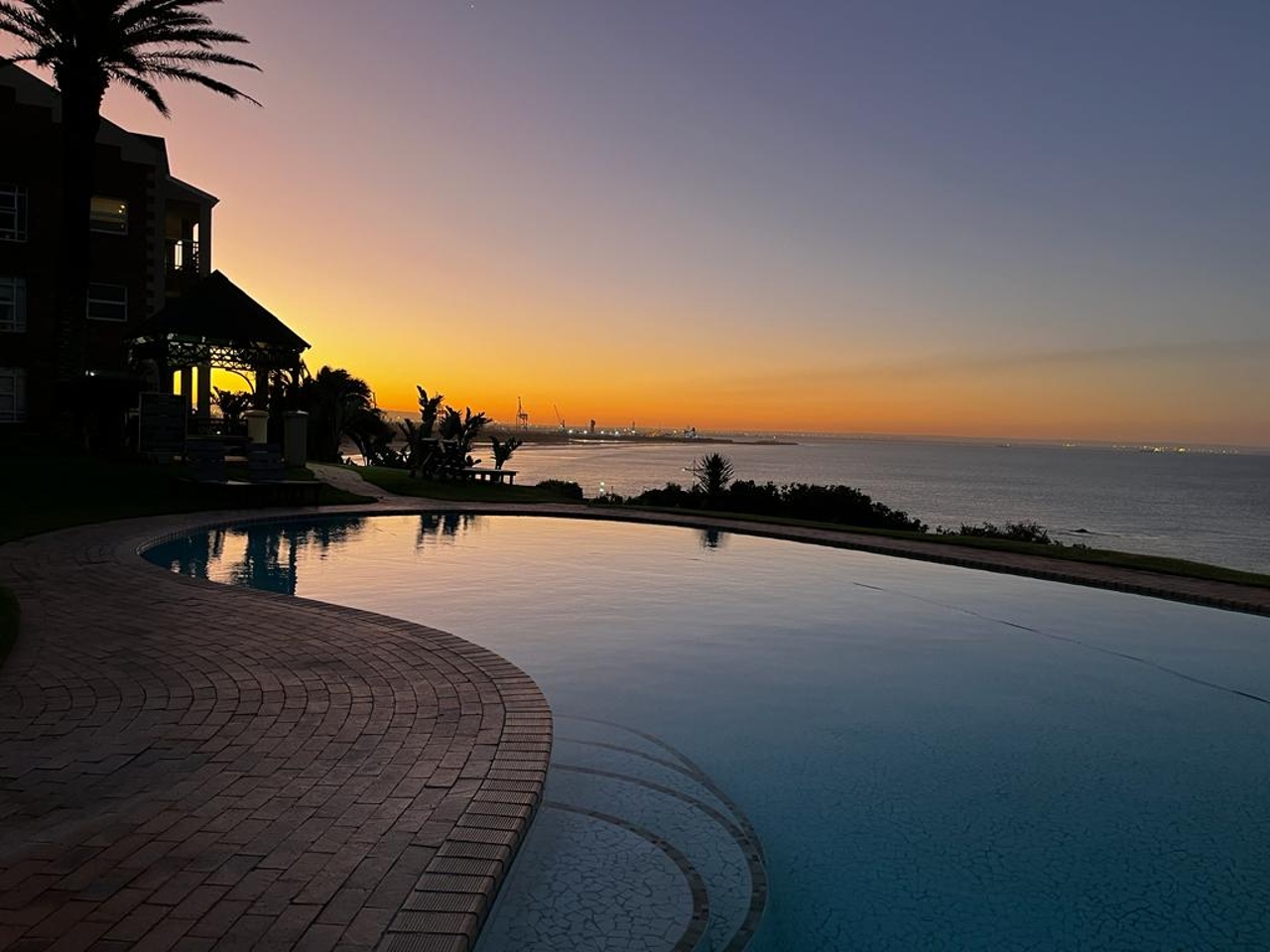 Ocean Daze Brookes Hill Suites - Beachfront Flat  — Gqeberha, Eastern Cape — vacation rental