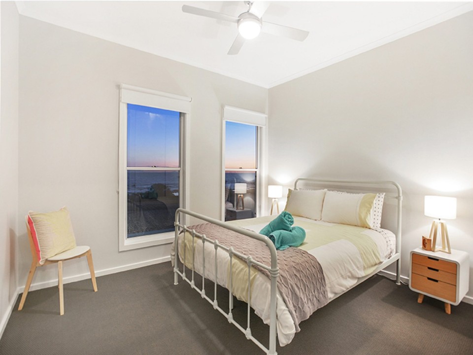 Linen and towels are not provided at this property; please remember to bring your own tea towels, sheets, pillowcases, bath towels, beach towels, bath mats, hand towels, and face washers.