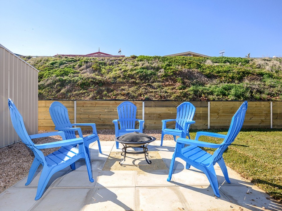 Welcomes well-behaved pets with ample space to roam, secure quiet streets, and pet-friendly amenities—perfect for guests travelling with their furry companions.