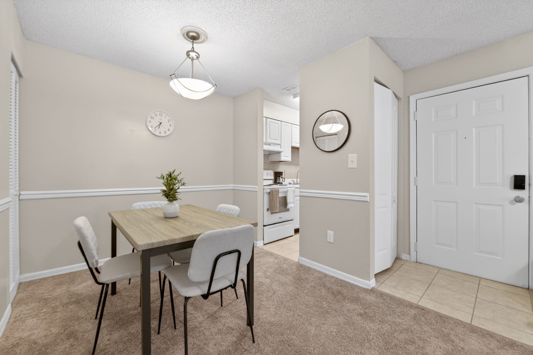Avenue · Unit at Winter Springs 03-207 1/1
