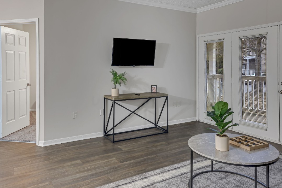 The Avenues of Lakeshore · Unit 811 2/2