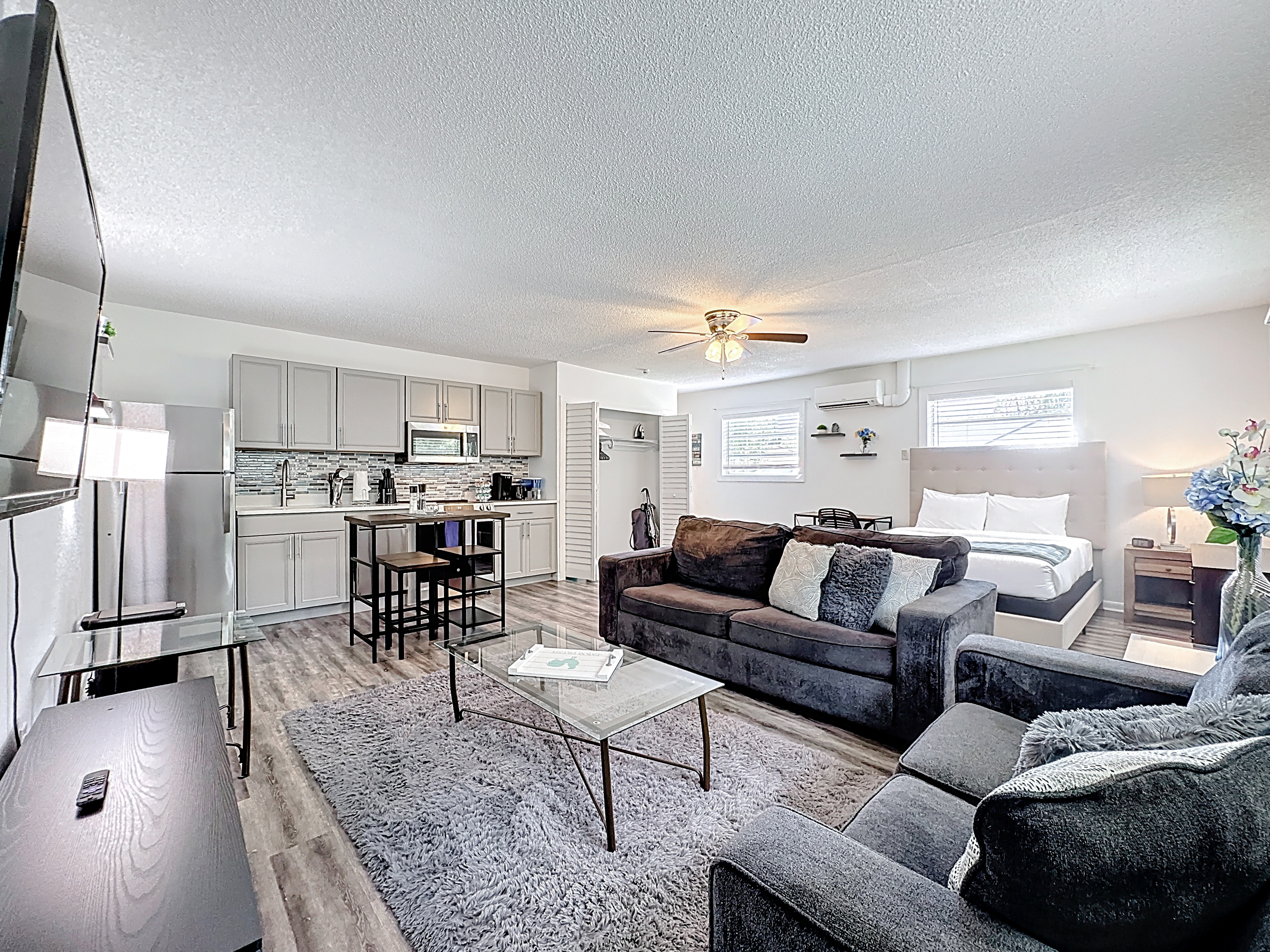 Charming Farm Retreat With Cozy Living Area - Tranquil Getaway - Apopka, FL
