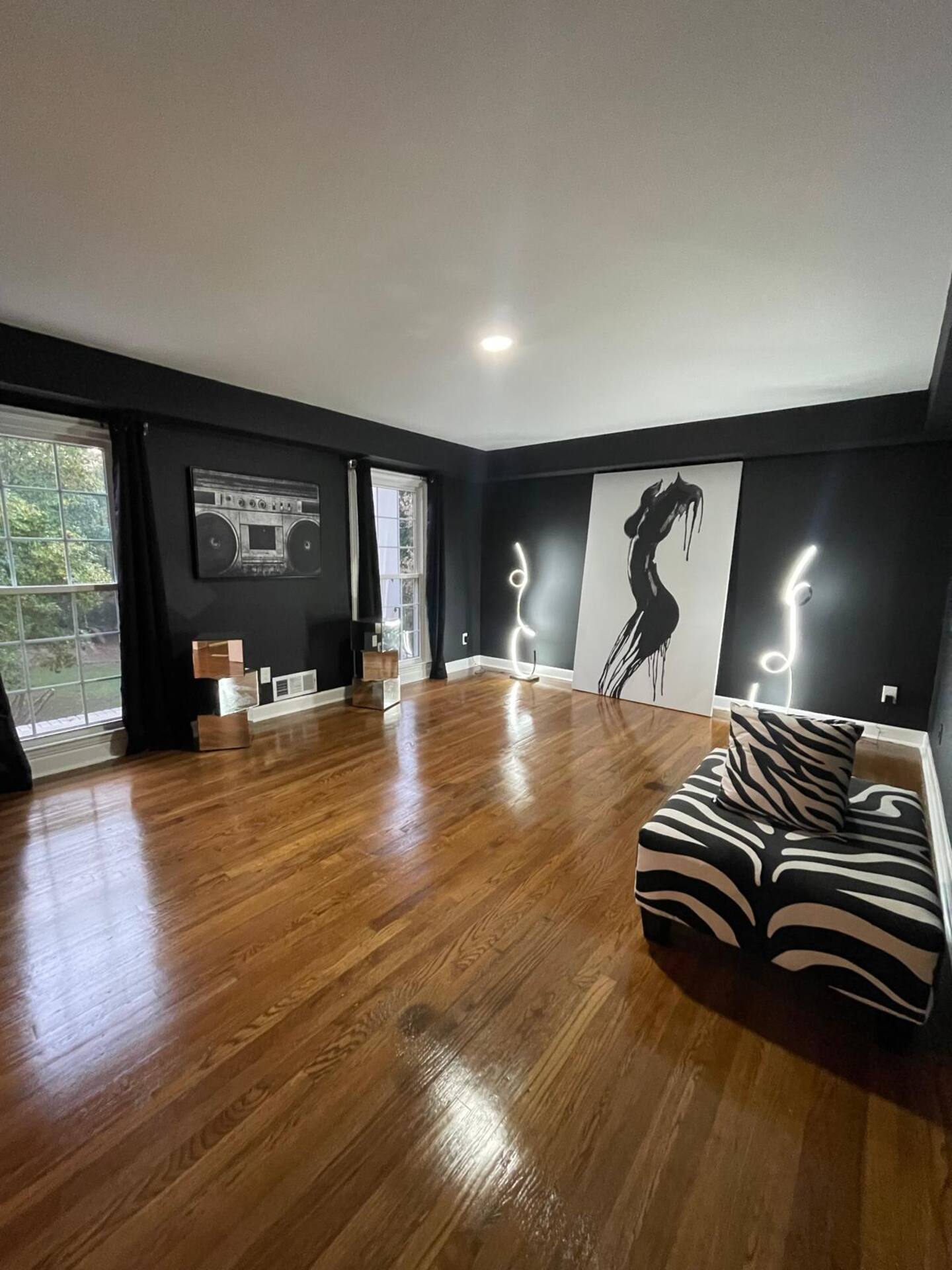 Gated Estate With Modern Elegance - Exquisite Southern Retreat - Atlanta, GA
