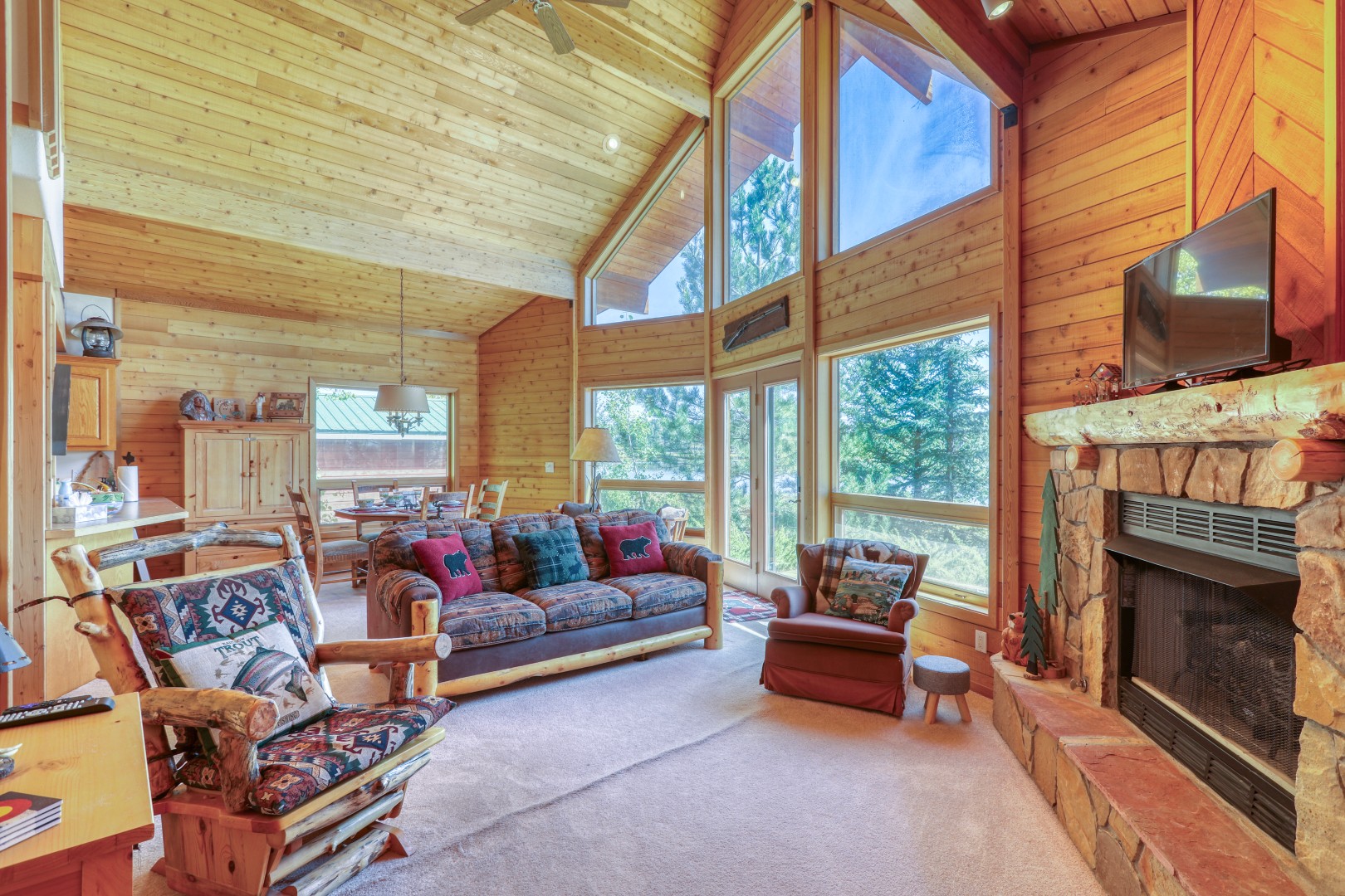 Lake Forest Lodge