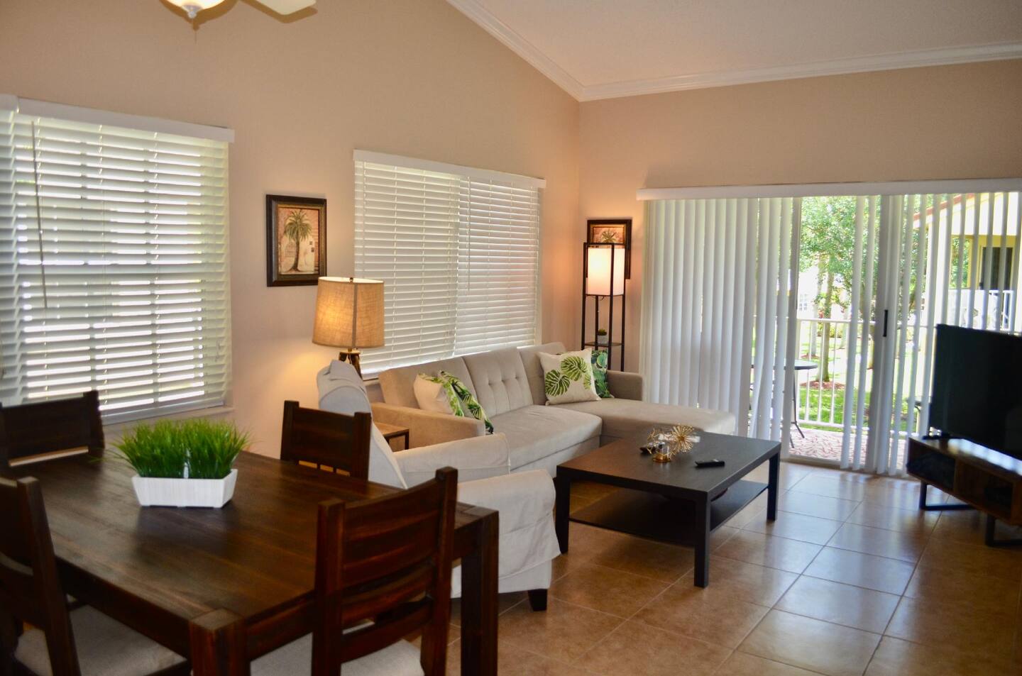 360C • Bright Top-Floor Retreat | Washer & Dryer in Boca Raton, FL