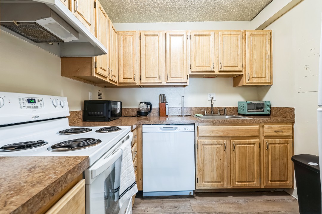 Legacy at Imperial Village · Unit 105 1/1