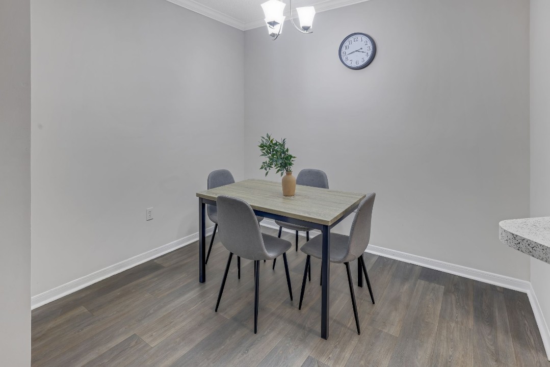 The Avenues of Lakeshore · Unit 811 2/2