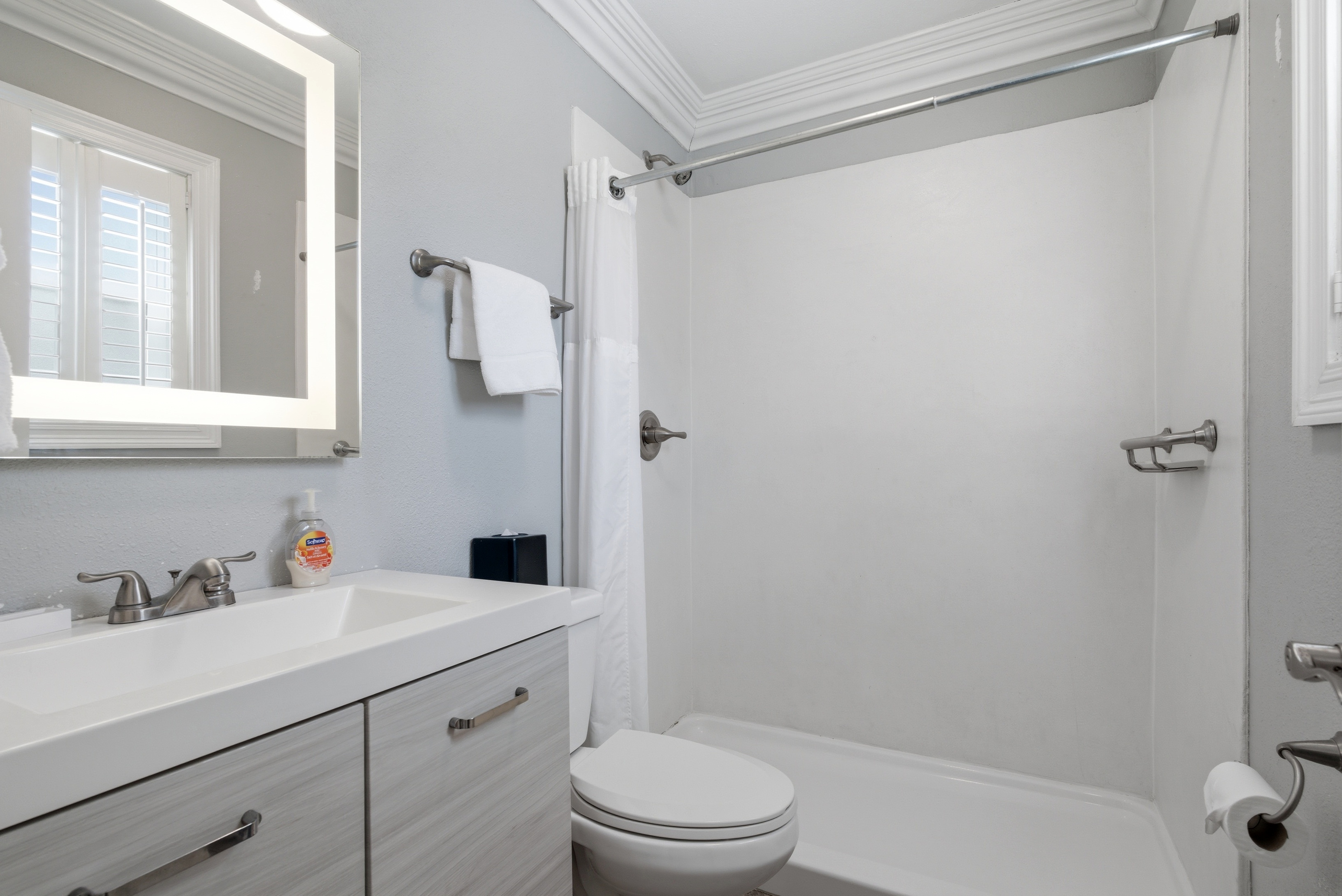 Fresh bathroom with clean modern style
