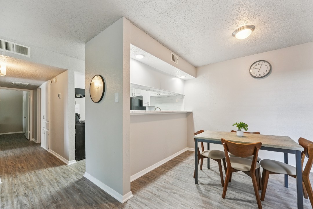 The Landry · Unit 326 2/2