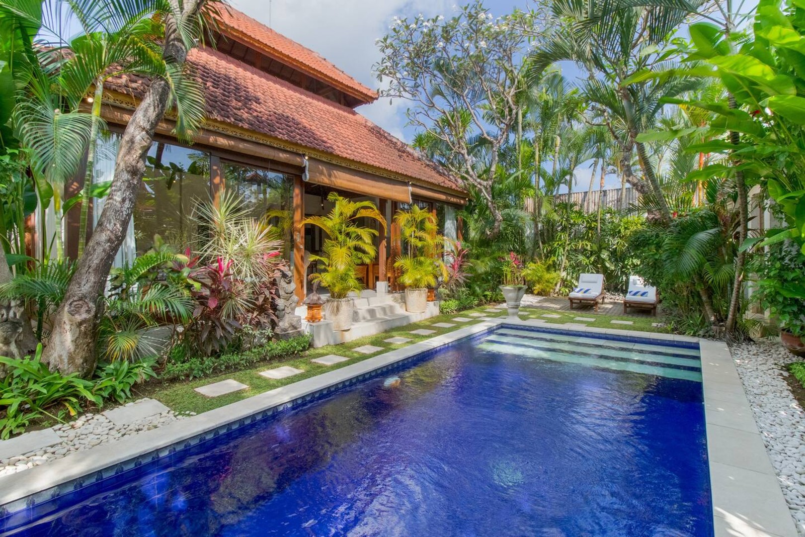 Villa Istana 1 · Heart of Seminyak, 2Br, Sleeps 4