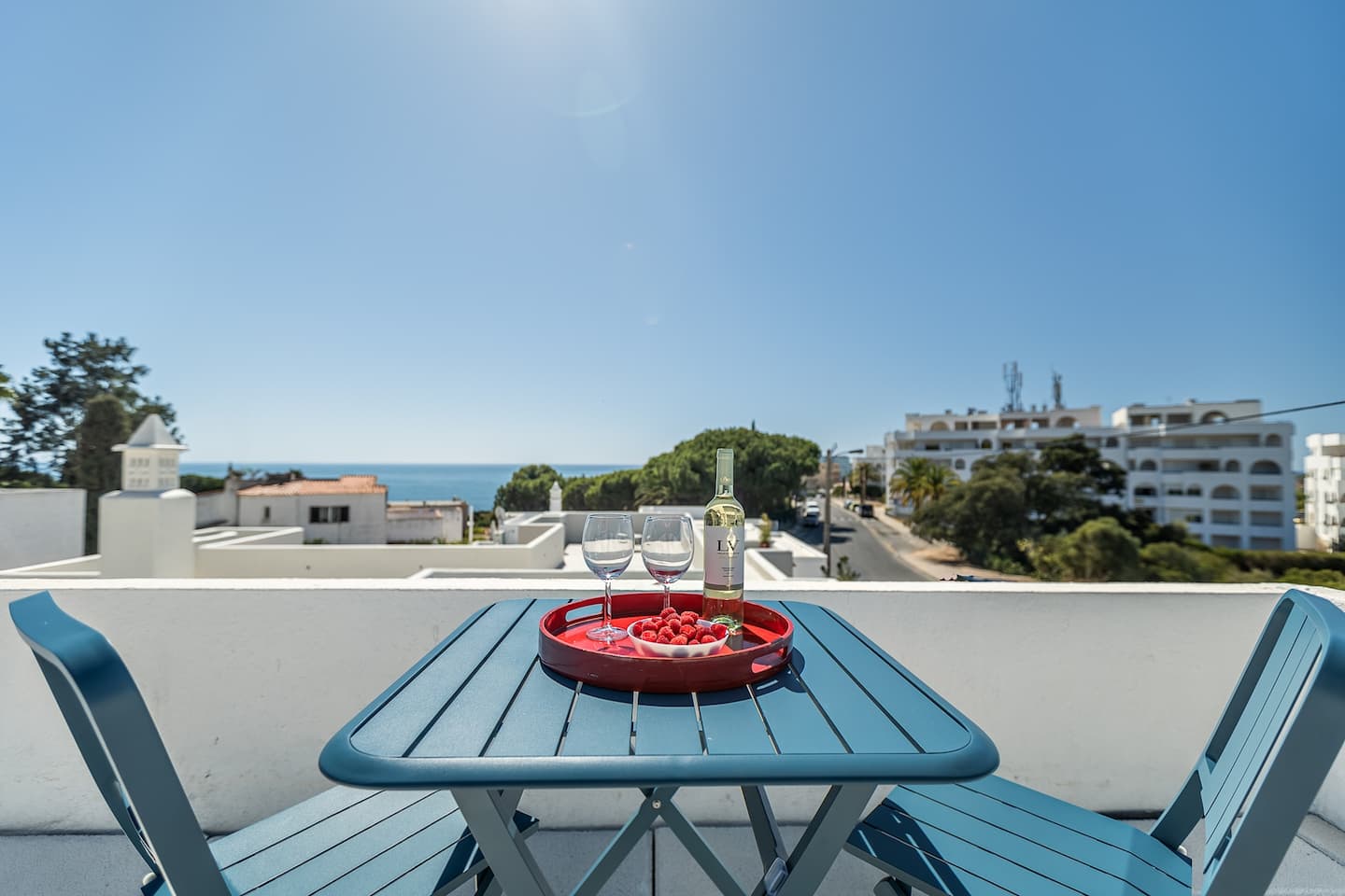 Sea Bliss: Your Seaside Retreat in Alporchinhos — Porches, Faro — vacation rental