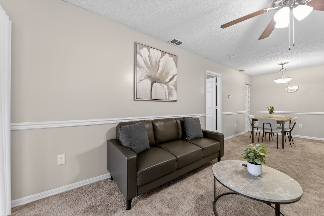 Avenue · Unit at Winter Springs 03-207 1/1