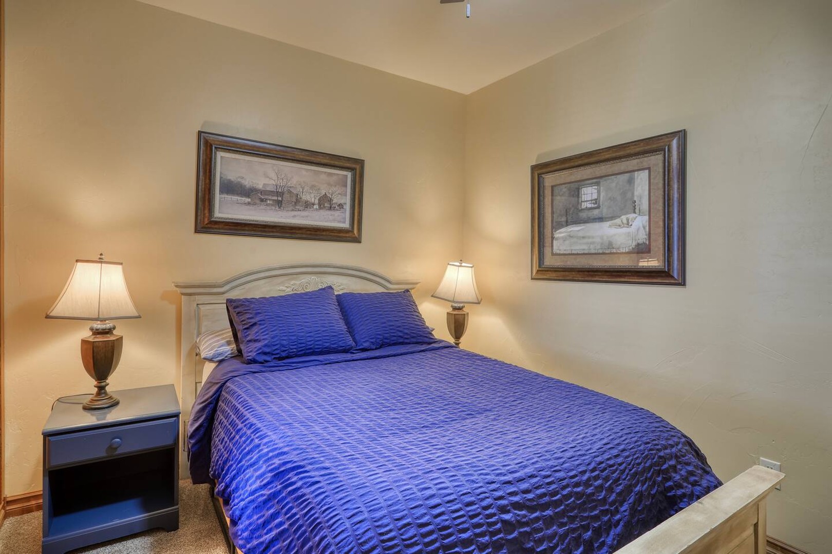 A/C Golf Course- One Bedroom Condo
