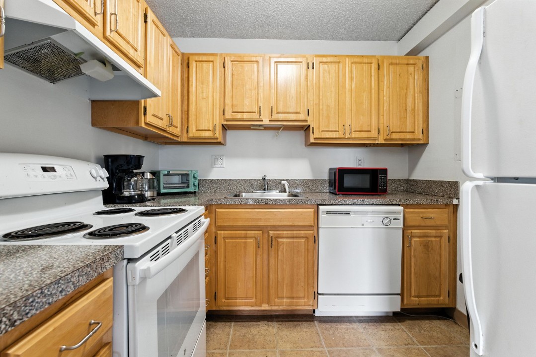 Legacy at Imperial Village · Unit 602 2/2