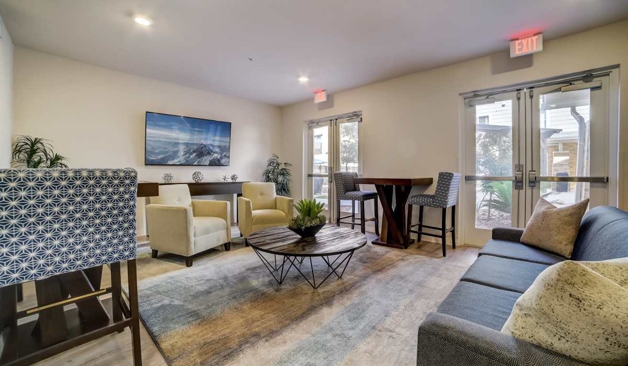 Simplicity At the Rim · Unit 1105  1105 1/1