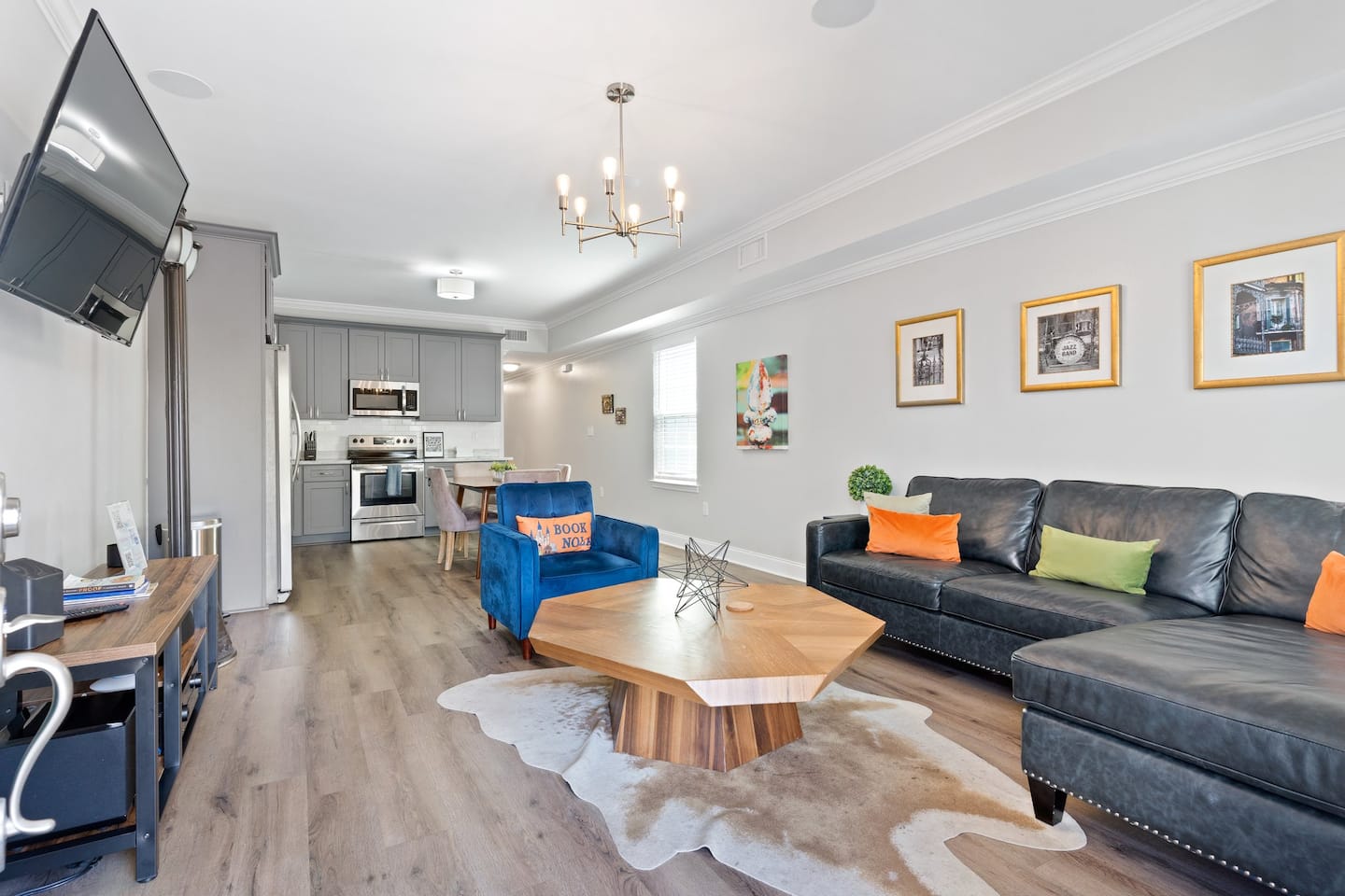 Front room, kitchen and living room split