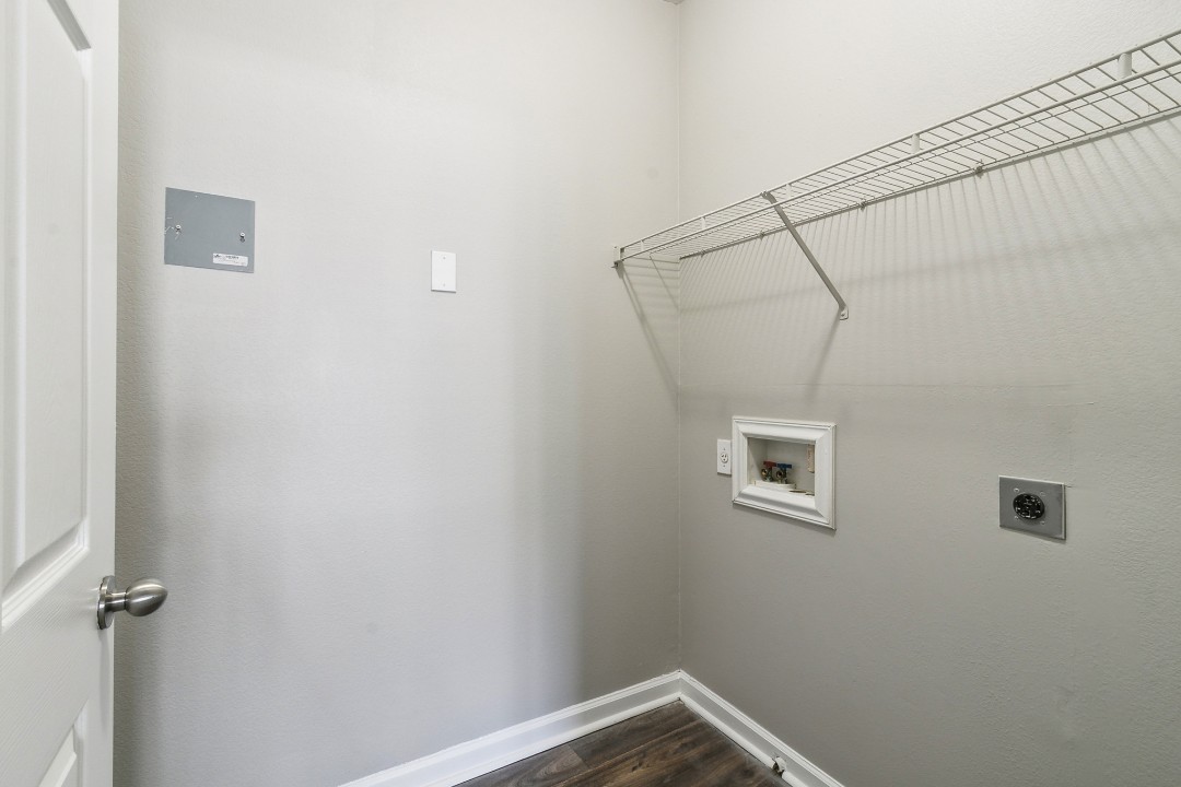 The Verandas, 2123 Calgary Crescent, · Unit 1/1