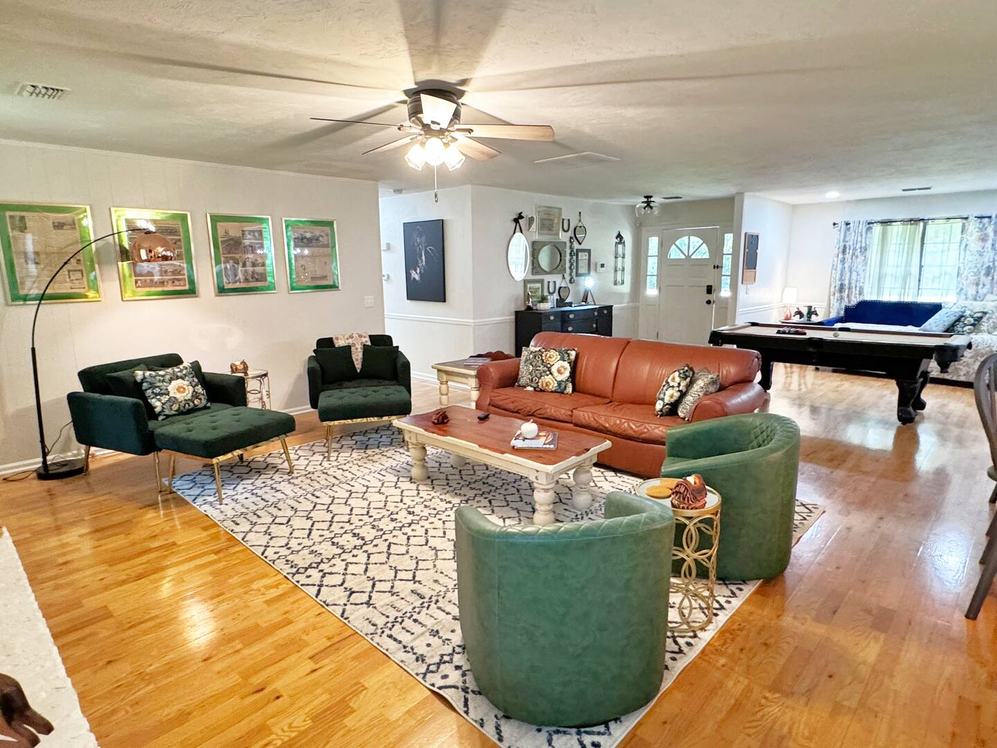 Spacious Fenced Lot And Equestrian Theme - Serene Country Retreat - Tallahassee, FL