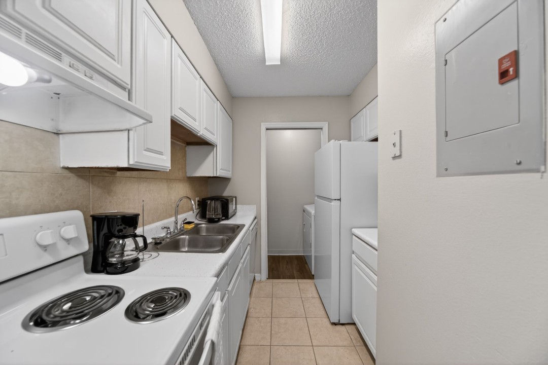 Avenue · Unit at Winter Springs 03-207 1/1