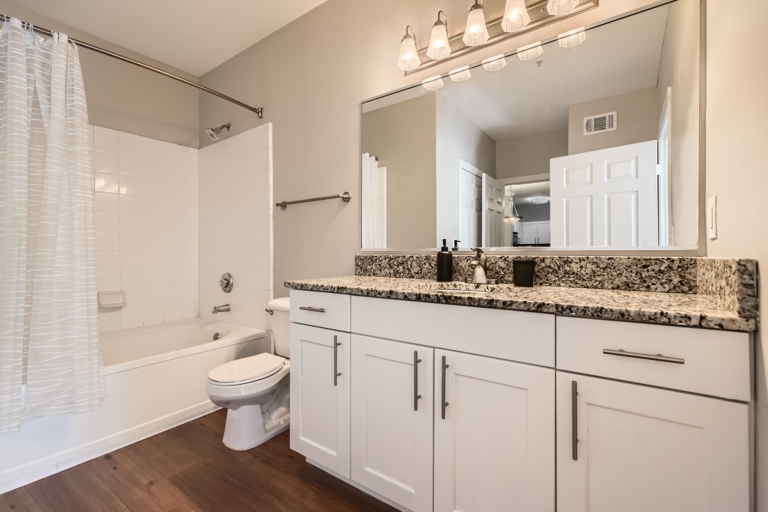 Crest at Midtown · Unit 3501 2/2
