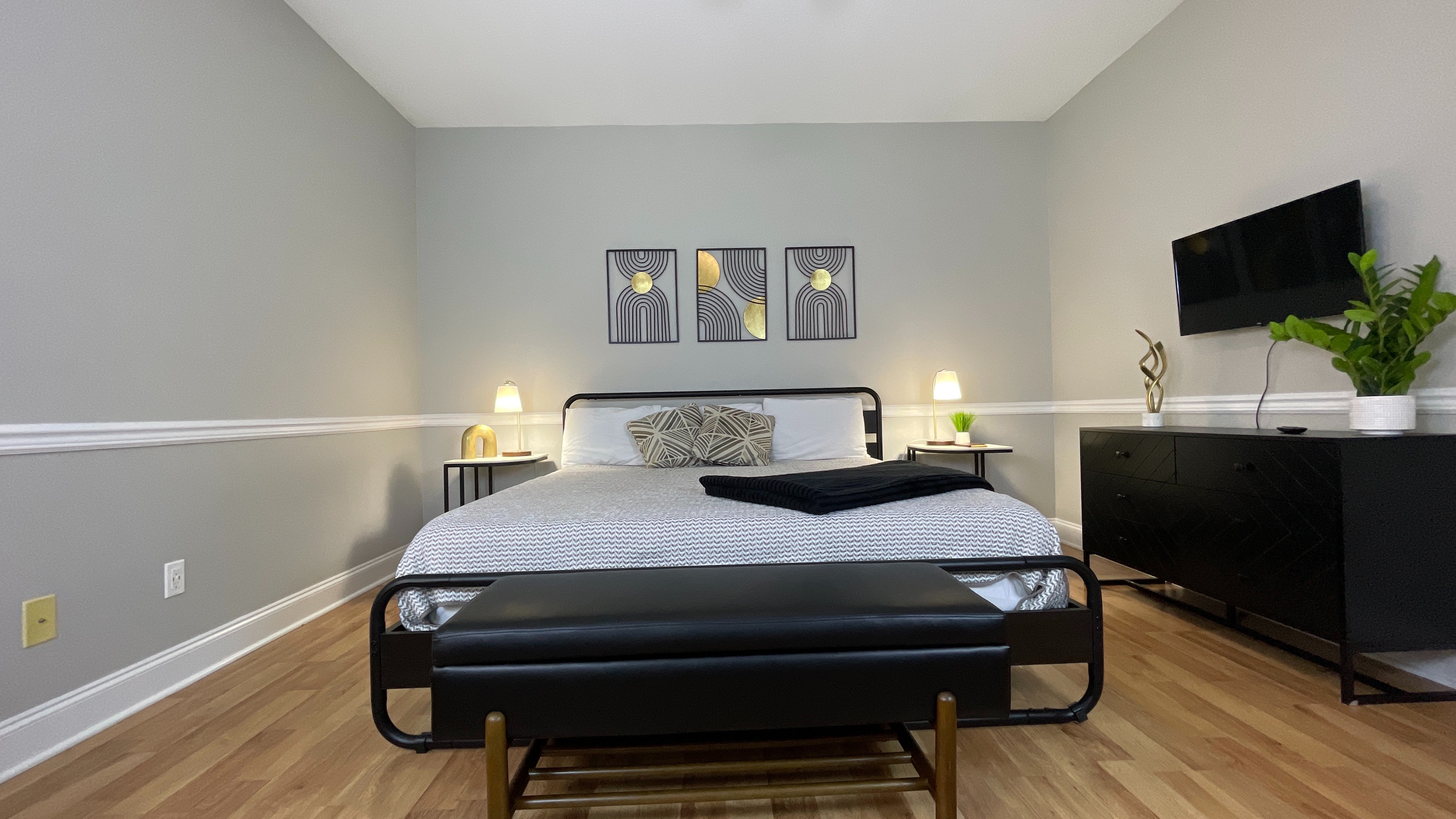 Elegant 2BR | Modern Amenities & Convenient Flair photo 3