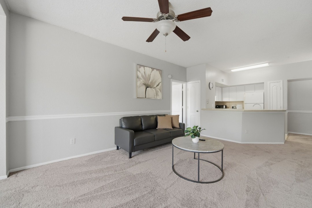 Avenue · Unit at Winter Springs 21-307 2/2