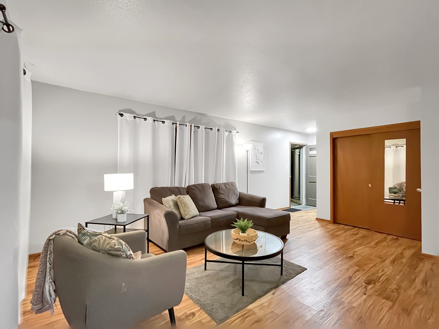 Family Friendly 3 BR 2 Bath Duplex Sleeps 9!