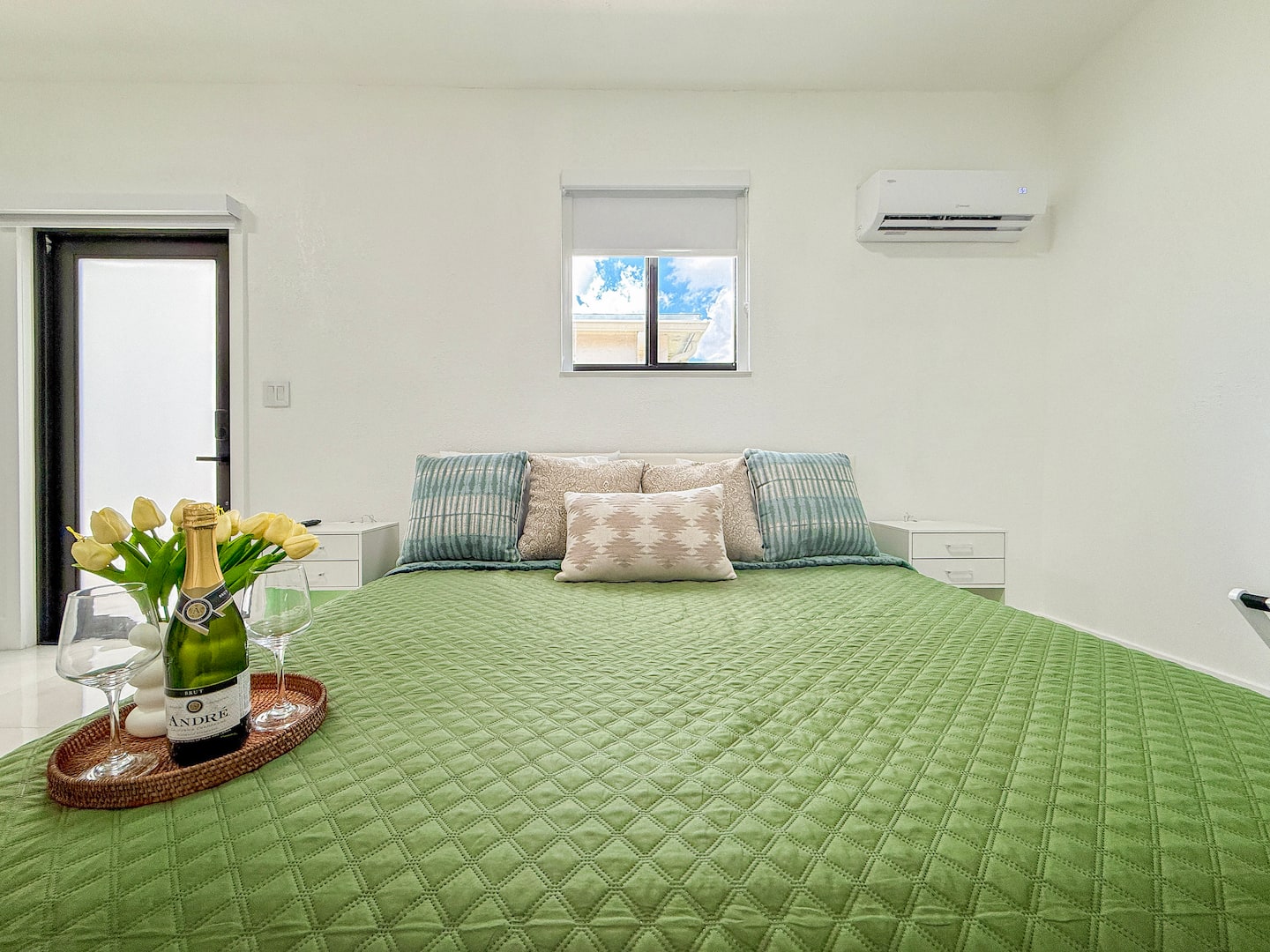 Luxury Suite With Kitchen And Spa Shower - Exquisite Romantic Retreat - The Bahamas