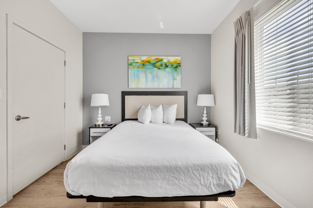 Simplicity At the Rim · Unit 1102  1102 3/2