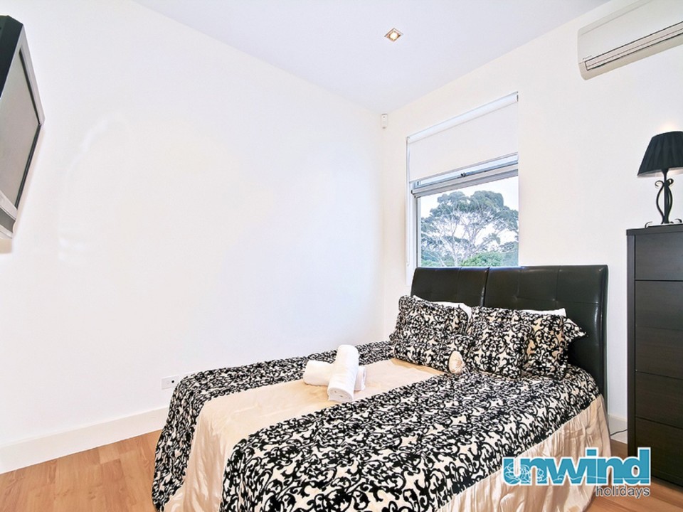 Linen and Towels Provided
For your convenience, all beds are made with fresh linen and soft towels are included for each guest — no need to bring your own. It’s one less thing to worry about, so you can settle in and start enjoying your stay.