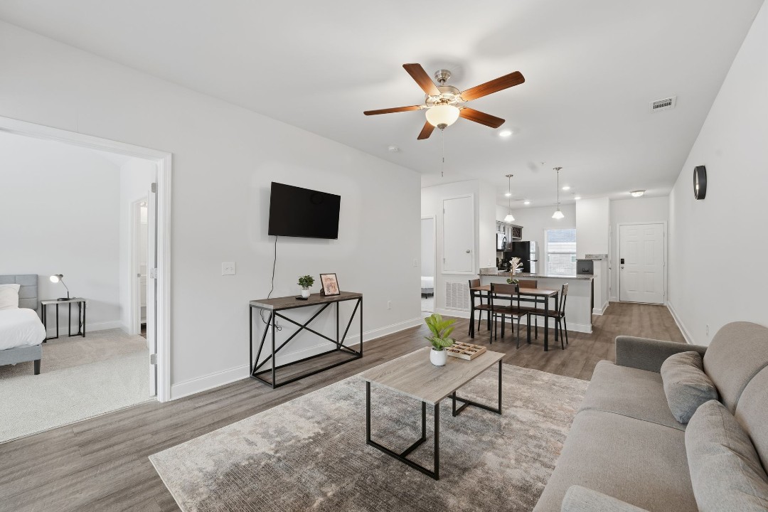 Hickory Grove · Unit 1204 2/2