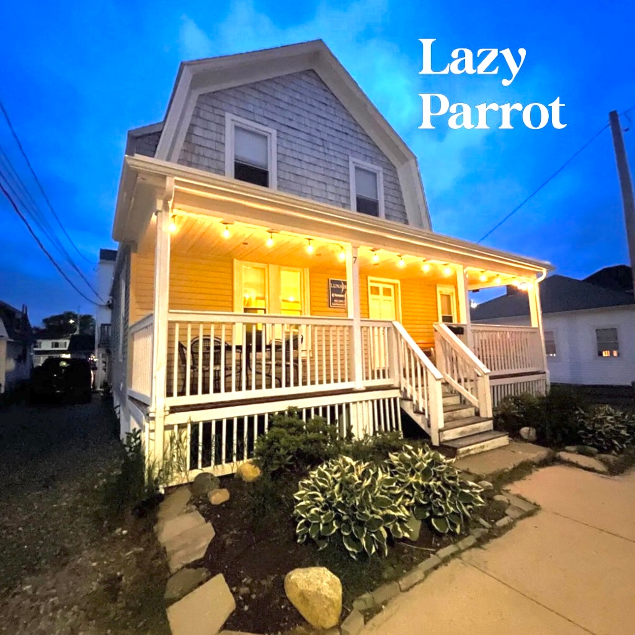 The Lazy Parrot At Hampton Beach - Hampton Beach
