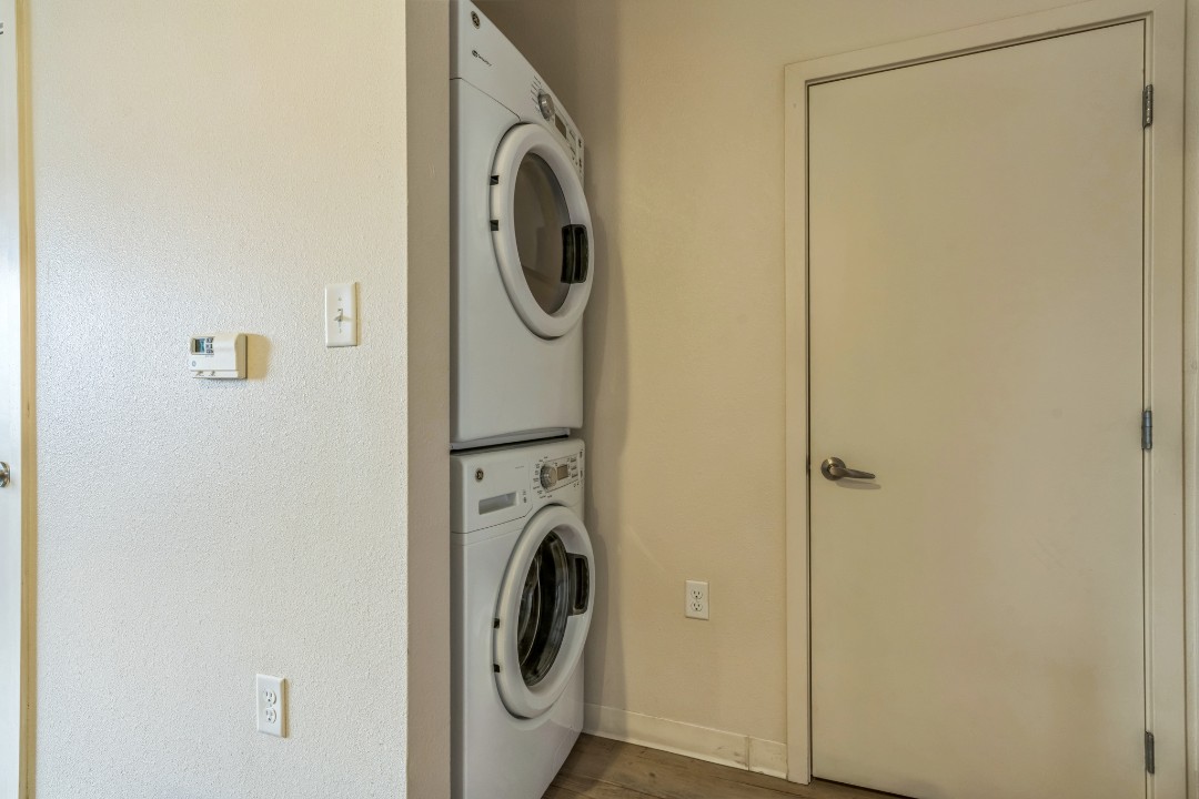 Simplicity At the Rim · Unit 1112  1112