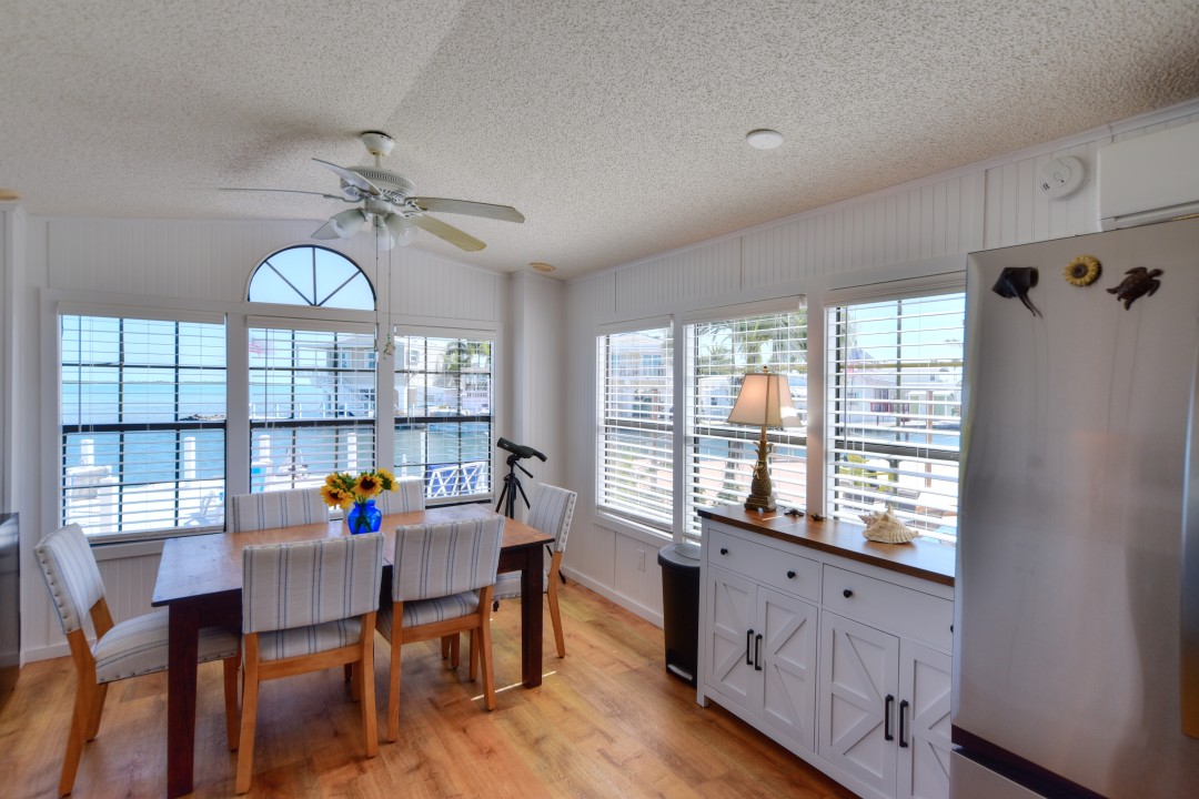 Windy Point Oceanfront in Geiger Key — Kitchen to dining