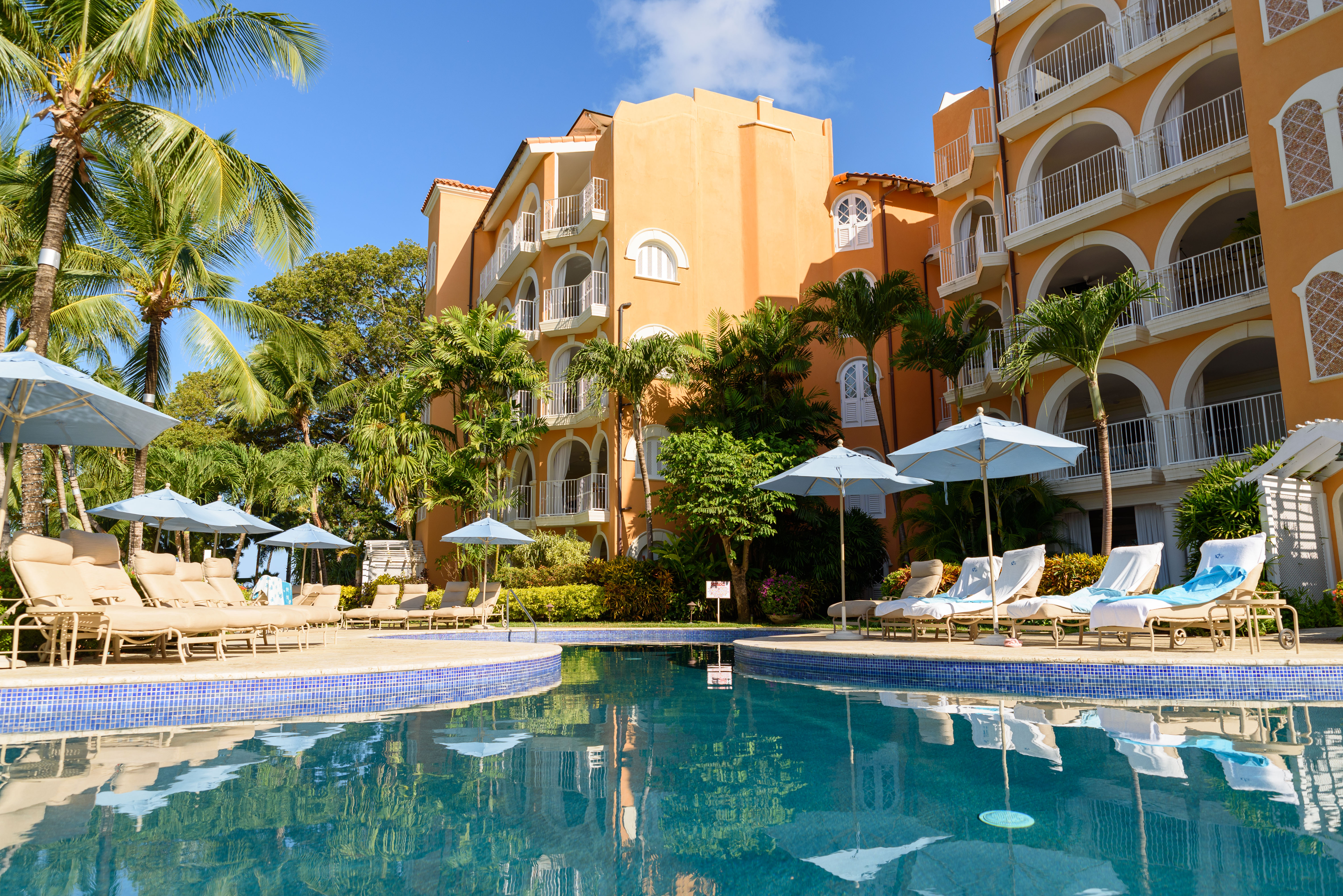 Tropical Paradise, Beachfront & Resort Pool — Saint Peter, Barbados — vacation rental