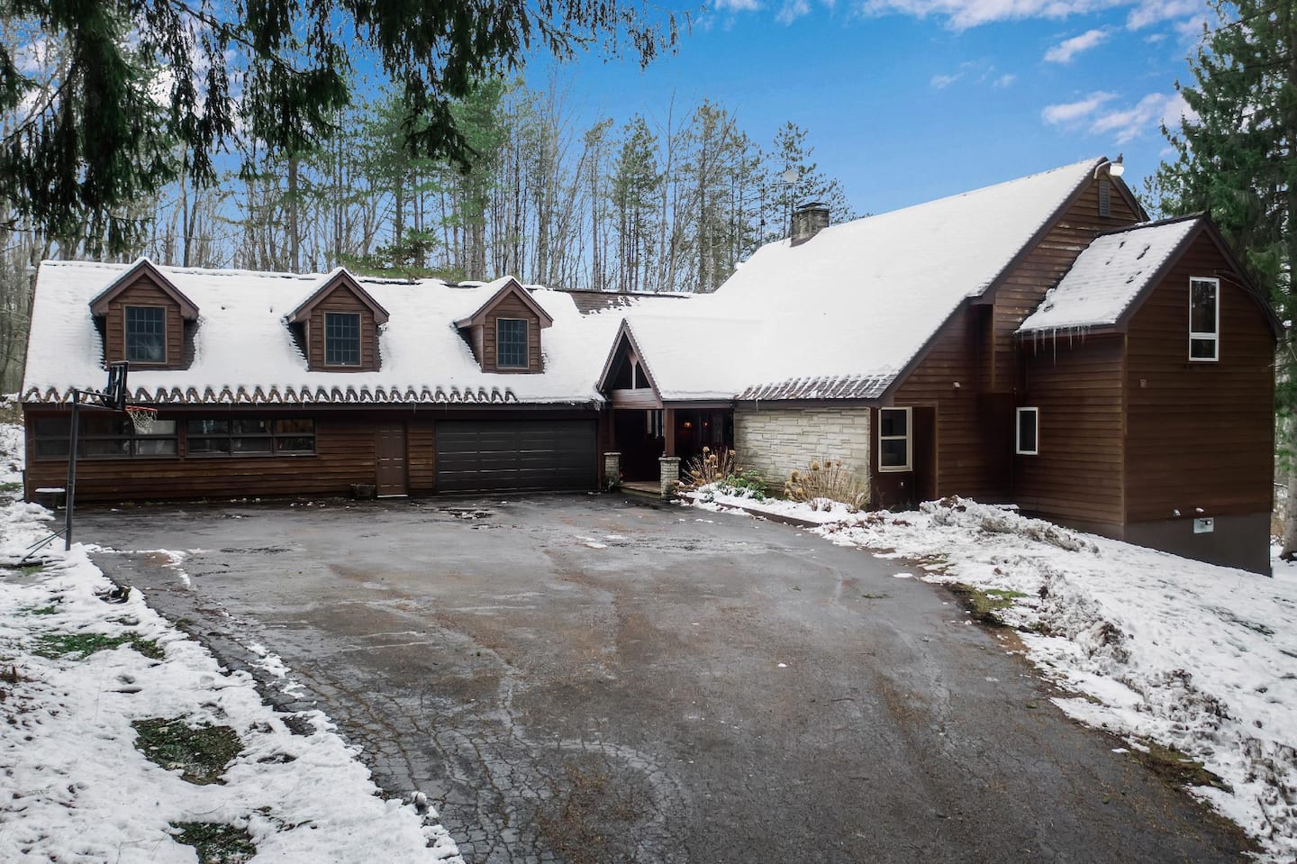 Ellicottville Chalet Nestled in the Pines (Big Chalet, plus in-law suite) — Ellicottville, NY — vacation rental