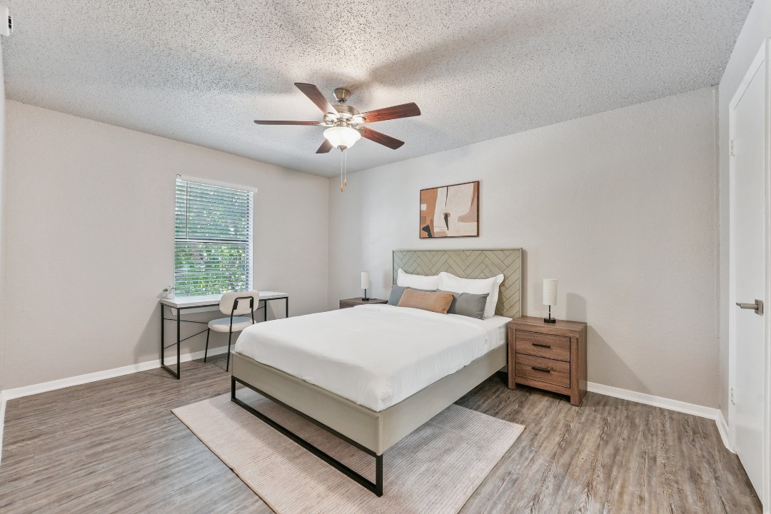 The Landry · Unit 326 2/2