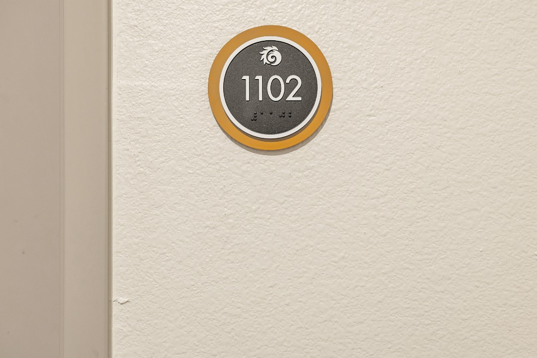 Simplicity At the Rim · Unit 1102  1102 3/2