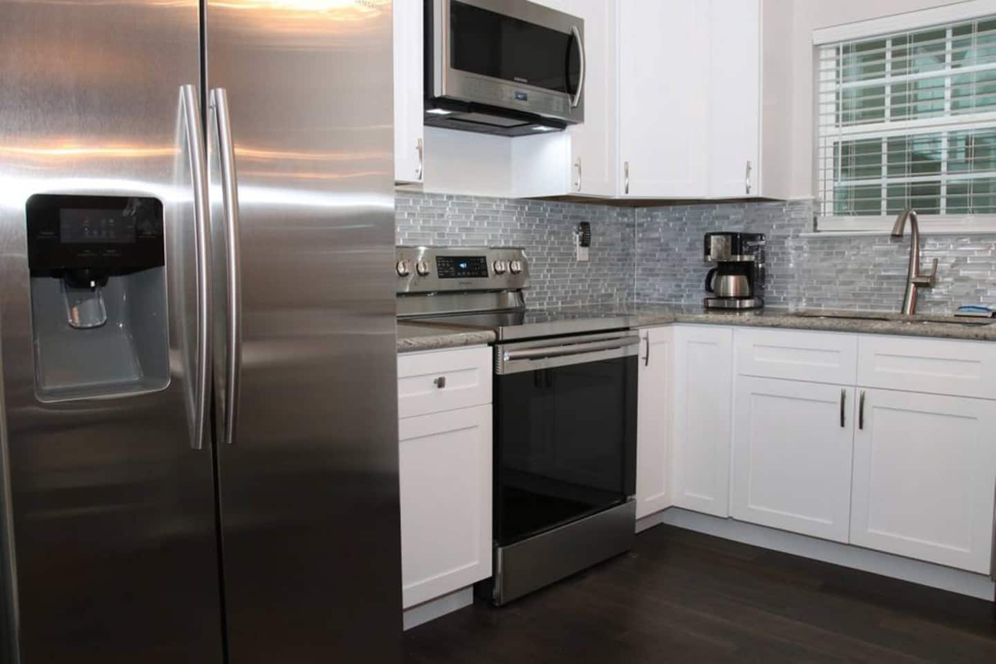 Fully furnished kitched!