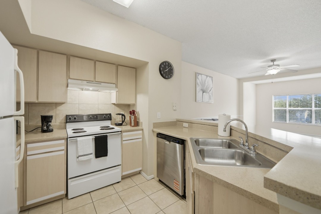 Avenue · Unit at Winter Springs 21-309 1/1