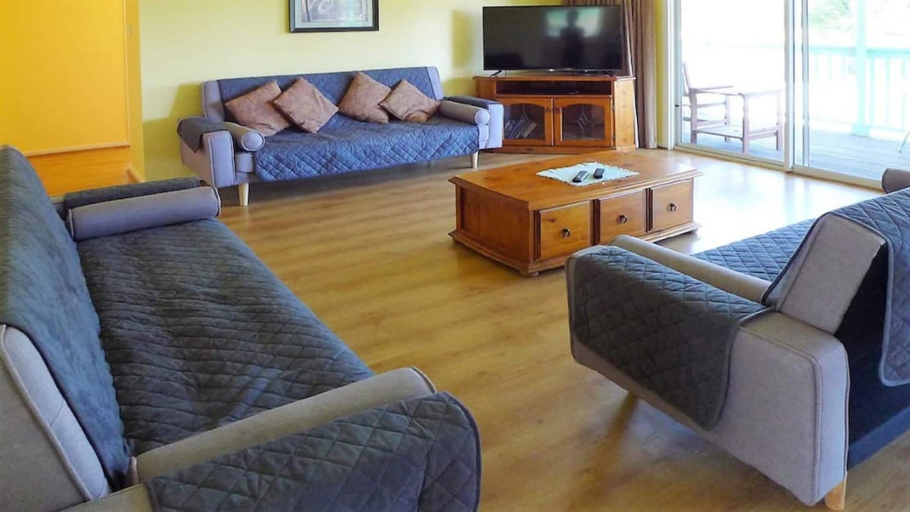 Free NBN broadband WiFi suitable for streaming, working remotely, or gaming.  Well insulated with reverse cycle air conditioning/heating and electric blankets on all beds for optimal temperature control.