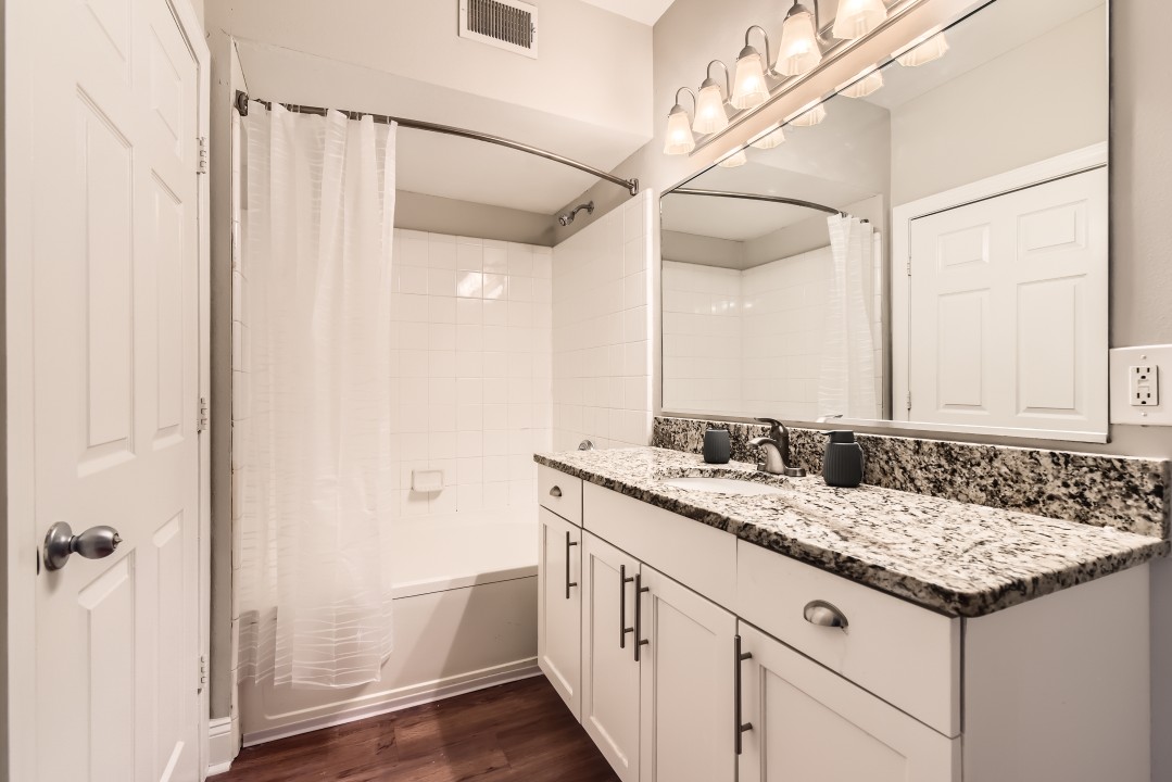 Crest at Midtown · Unit 4221 1/1