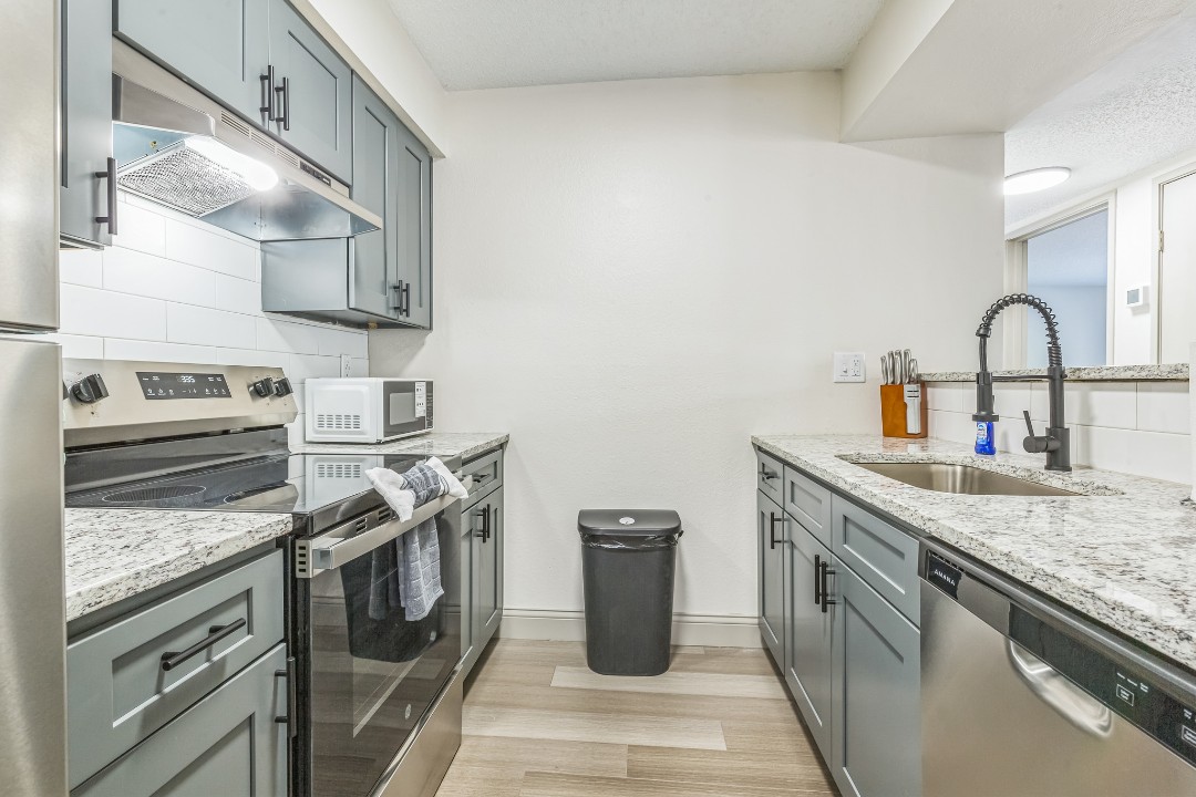 Rosehill Pointe · Unit 122 2/1