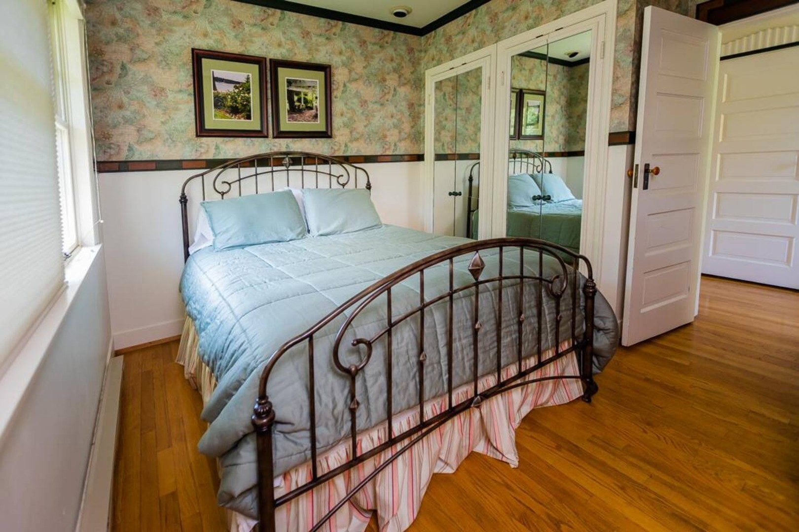 Wisteria Hollow Victorian — photo 32