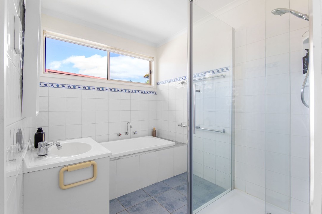 Escape to Lakeside - 