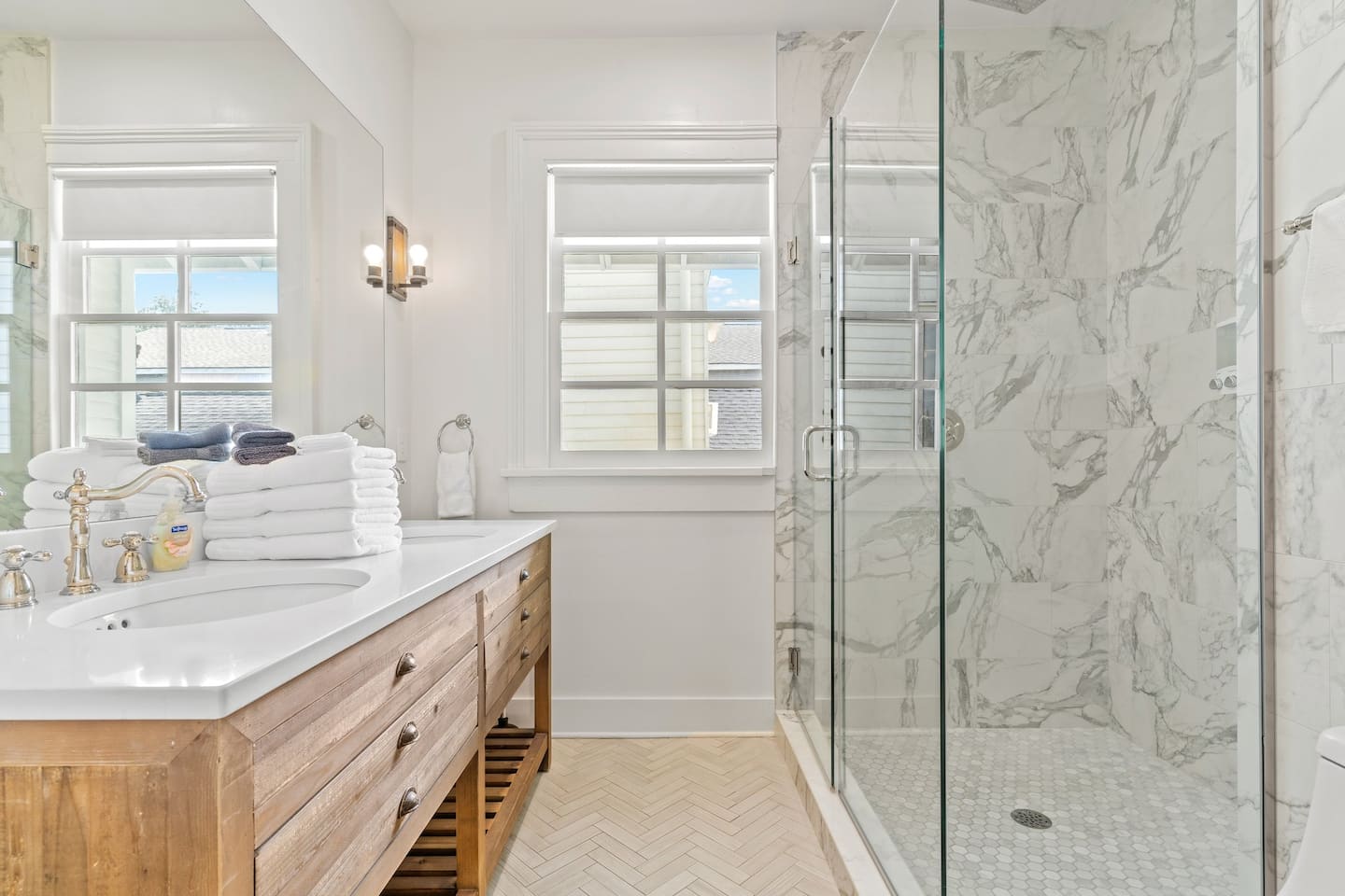 Large ensuite bathroom for your personal use!