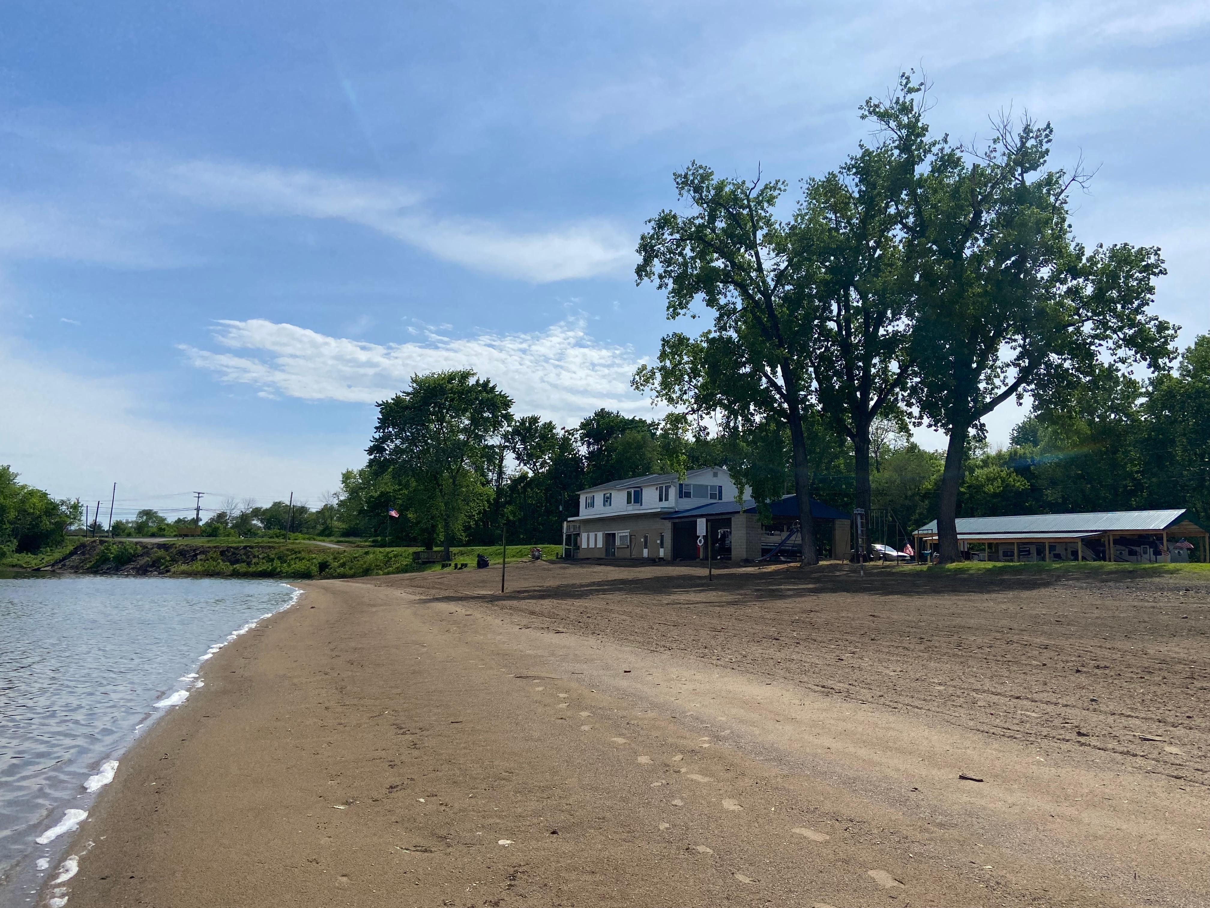 Lake House photo 2