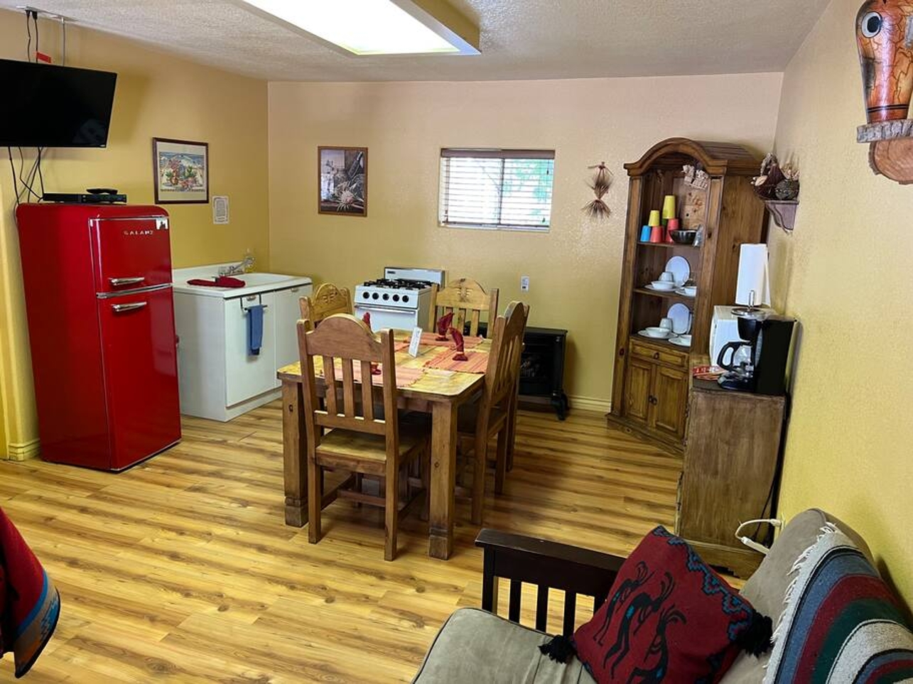 #2 - Inn At Lake Roberts photo 3
