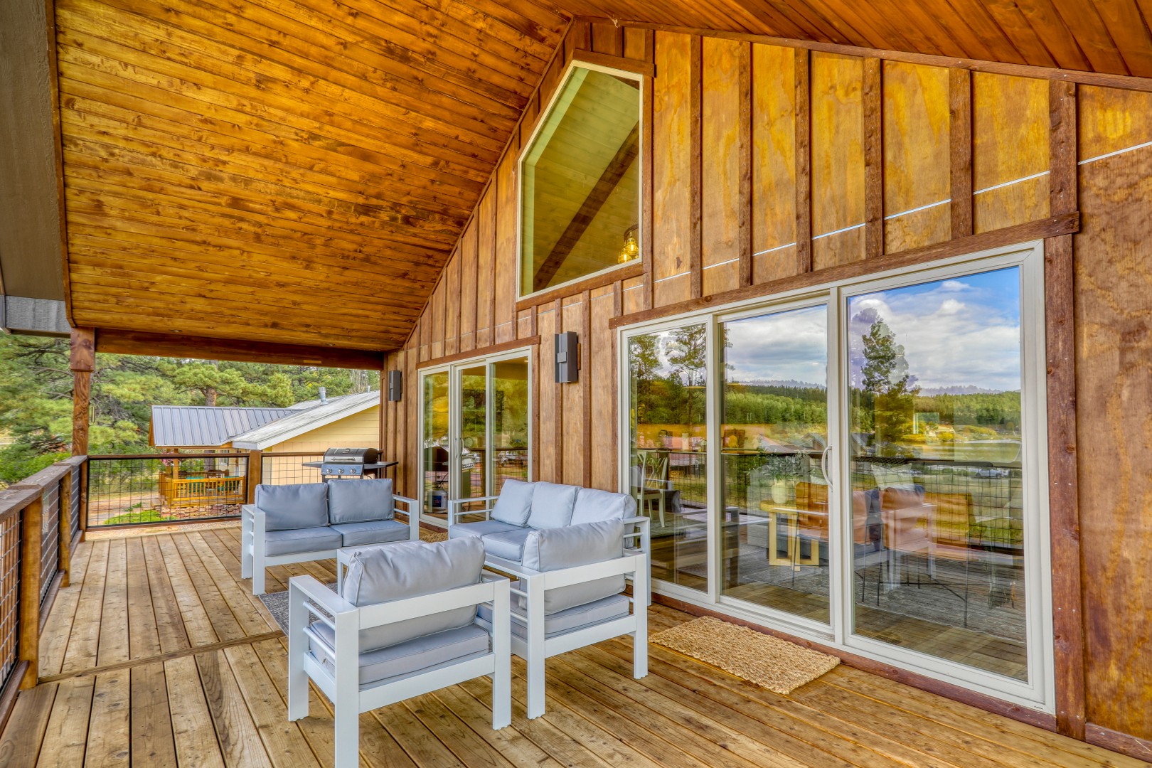 Cloud Cap Home w/Lake Views! Paddleboards & Bikes